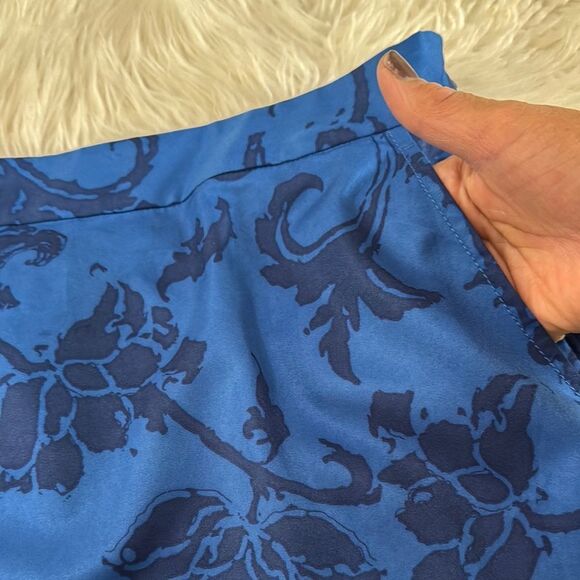 Banana Republic Blue Bermuda Shorts Floral Elegance Size 14 - Picture 9 of 10